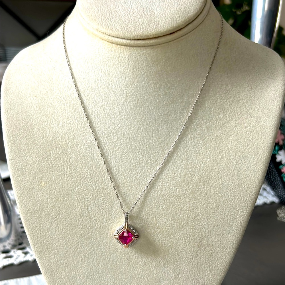 Elegant 925 Silver Necklace with Lab Created Pink Sapphire Gemstone
